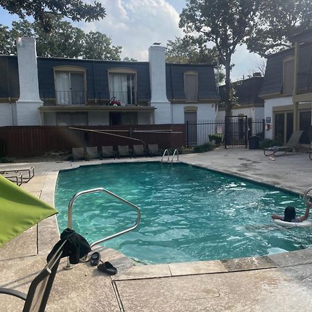 Huge One Bedroom With 2 Queen Size Beds Houston Exterior foto