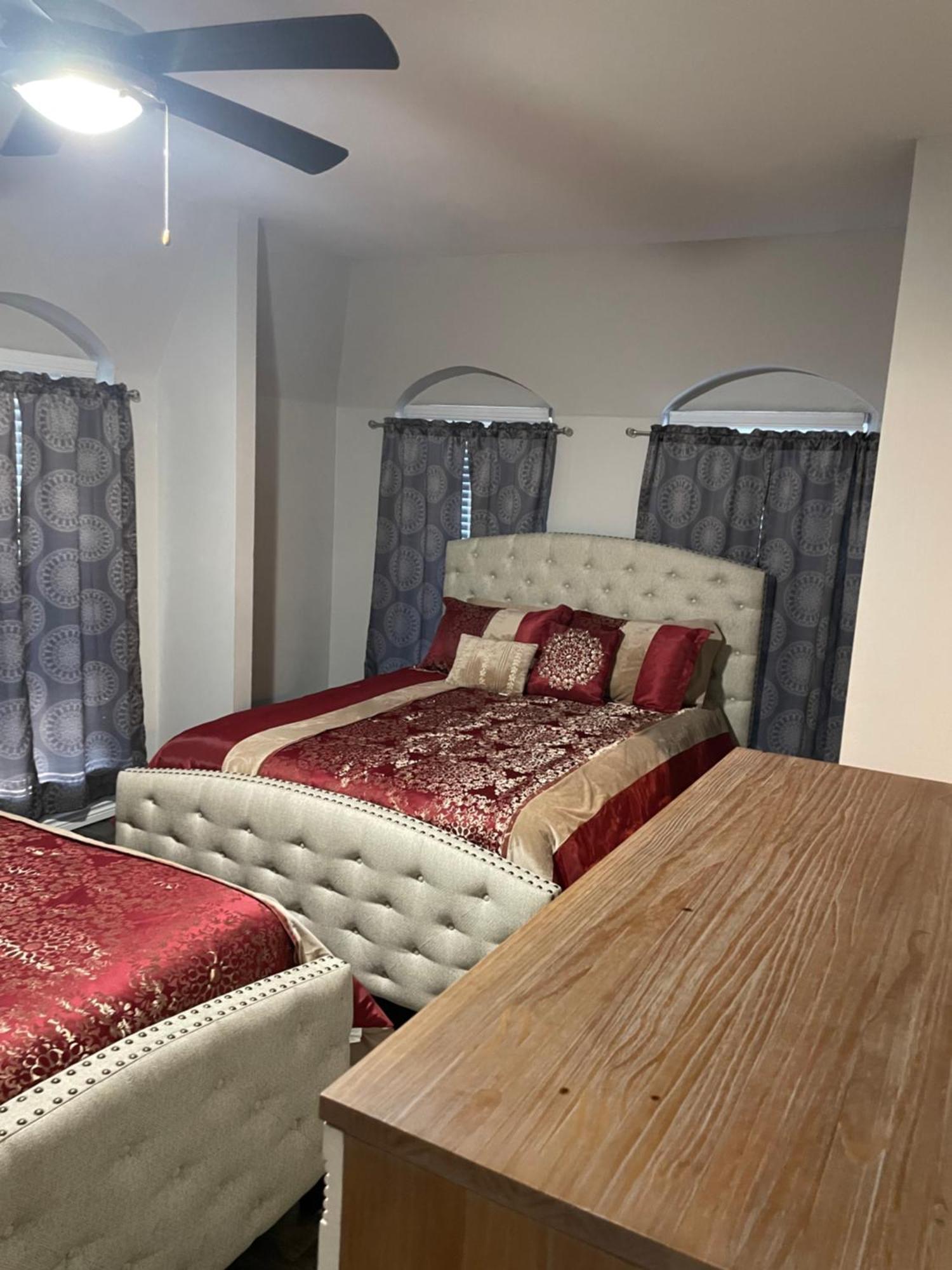 Huge One Bedroom With 2 Queen Size Beds Houston Exterior foto